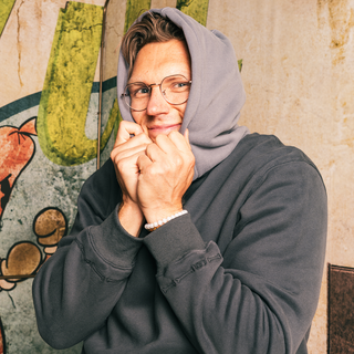 Hoodies & Sweatshirts